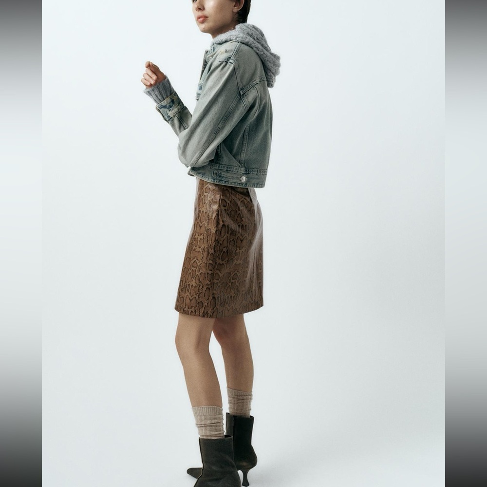 NWT Zara faux snakeskin leather skirt - Picture 3 of 8